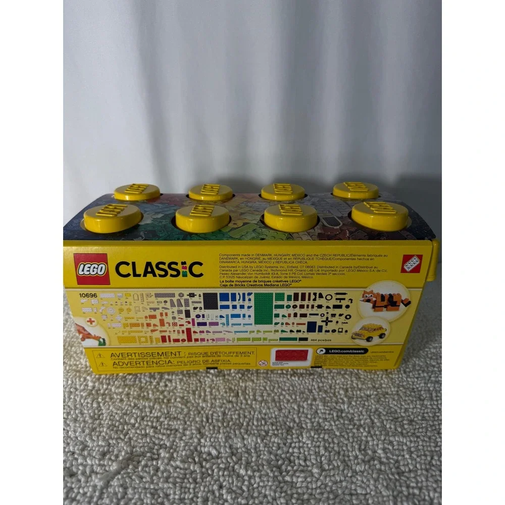 LEGO Classic Medium Creative Brick Box 10696 484 Pieces New in Package‎